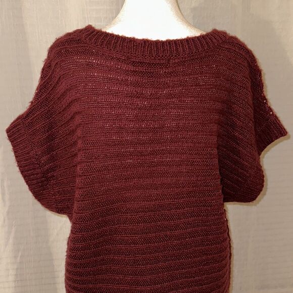 Gloria Vanderbilt PL Burgundy Crewneck Sequined Sleeveless Knit Sweater Vest - Picture 4 of 10